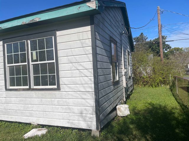 331 St Louis St, Raceland, LA 70394