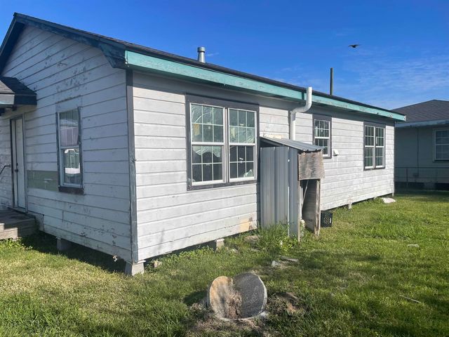 331 St Louis St, Raceland, LA 70394