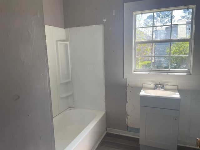 331 St Louis St, Raceland, LA 70394