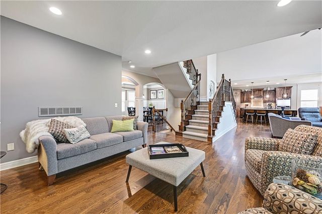 11562 S CARBONDALE Street, Olathe, KS 66061