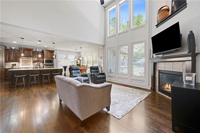 11562 S CARBONDALE Street, Olathe, KS 66061