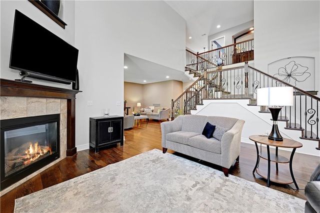 11562 S CARBONDALE Street, Olathe, KS 66061