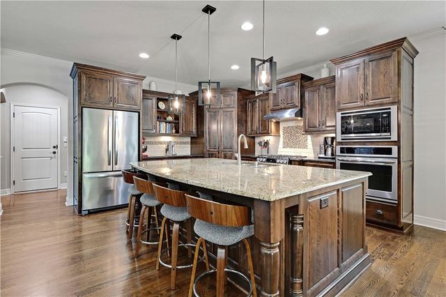 11562 S CARBONDALE Street, Olathe, KS 66061