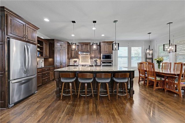 11562 S CARBONDALE Street, Olathe, KS 66061
