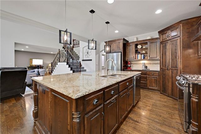 11562 S CARBONDALE Street, Olathe, KS 66061