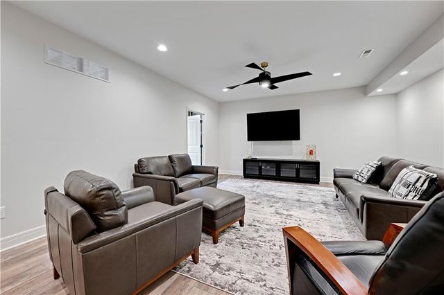 11562 S CARBONDALE Street, Olathe, KS 66061