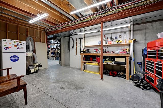 11562 S CARBONDALE Street, Olathe, KS 66061