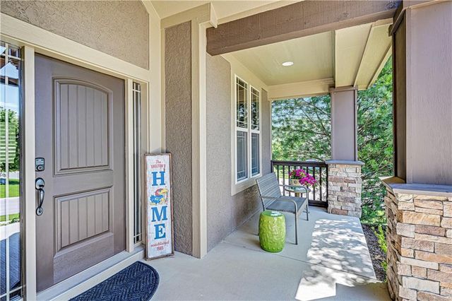 11562 S CARBONDALE Street, Olathe, KS 66061