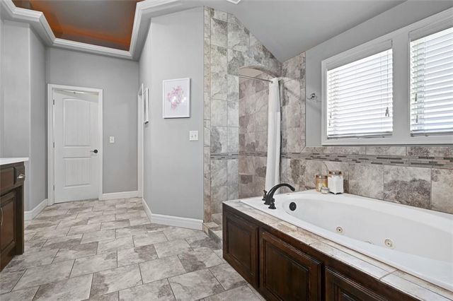 11562 S CARBONDALE Street, Olathe, KS 66061