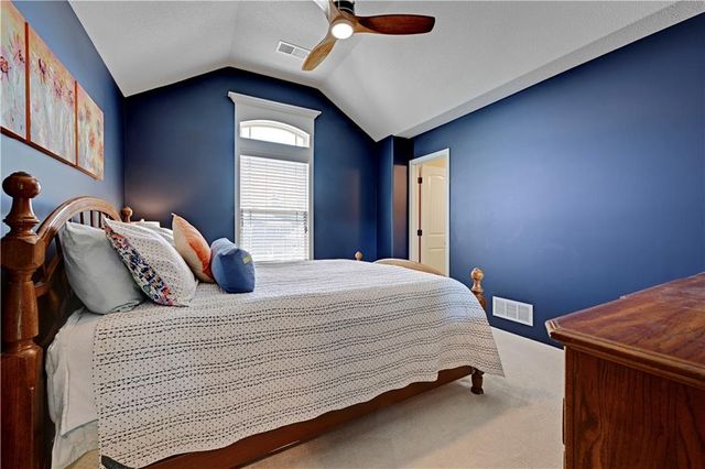 11562 S CARBONDALE Street, Olathe, KS 66061