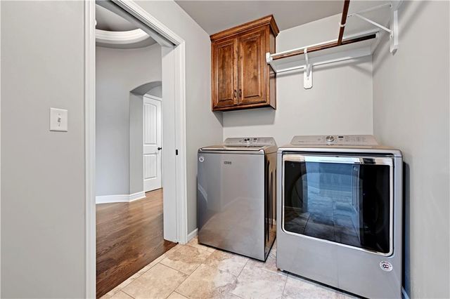 11562 S CARBONDALE Street, Olathe, KS 66061