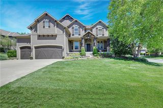 11562 S CARBONDALE Street, Olathe, KS 66061