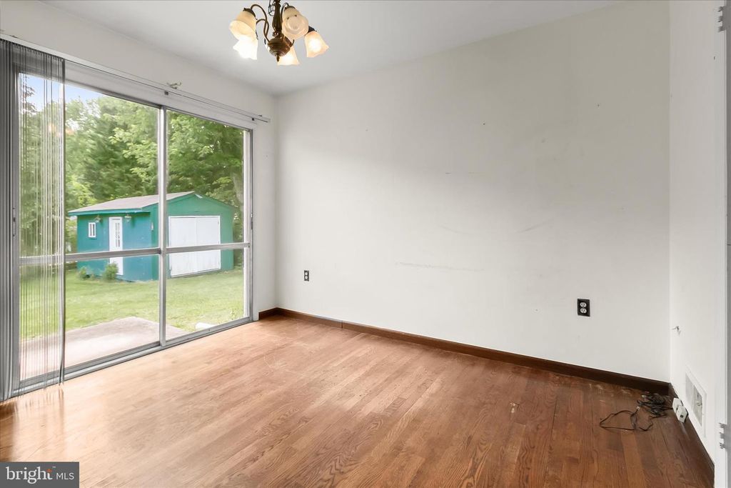 Image 8 of property listing at 6609 MCCAHILL TER, Laurel, MD 20707