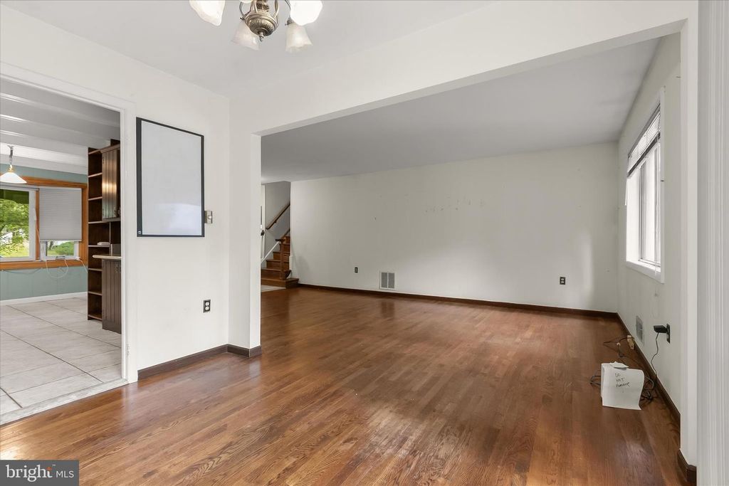 Image 9 of property listing at 6609 MCCAHILL TER, Laurel, MD 20707
