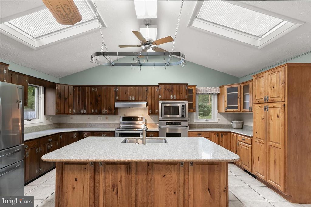 Image 10 of property listing at 6609 MCCAHILL TER, Laurel, MD 20707