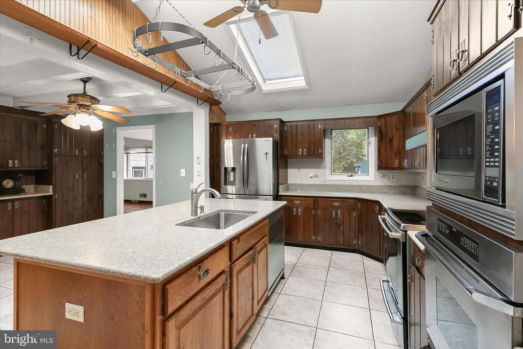 Image 12 of property listing at 6609 MCCAHILL TER, Laurel, MD 20707