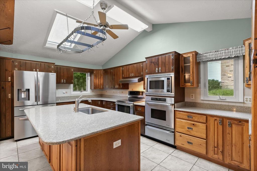Image 13 of property listing at 6609 MCCAHILL TER, Laurel, MD 20707