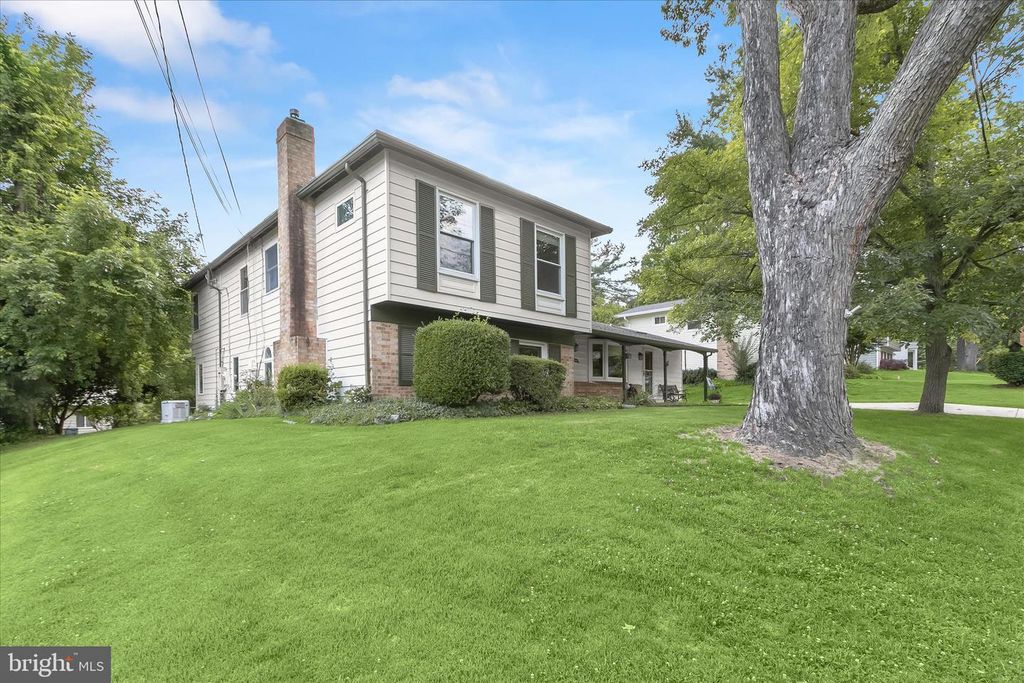 Image 2 of property listing at 6609 MCCAHILL TER, Laurel, MD 20707
