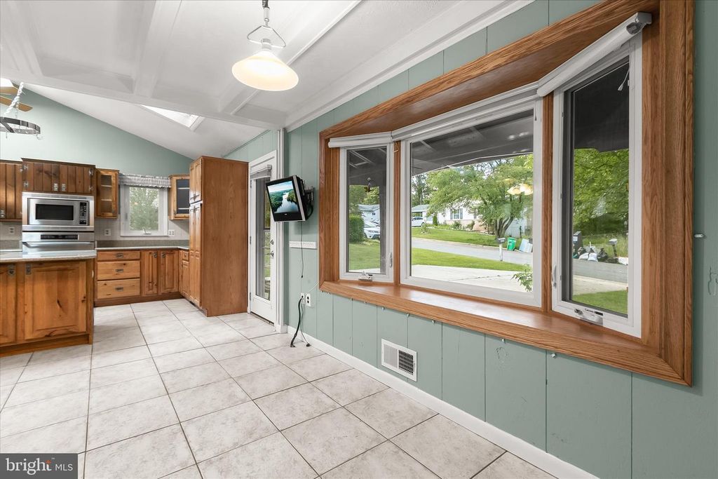 Image 18 of property listing at 6609 MCCAHILL TER, Laurel, MD 20707