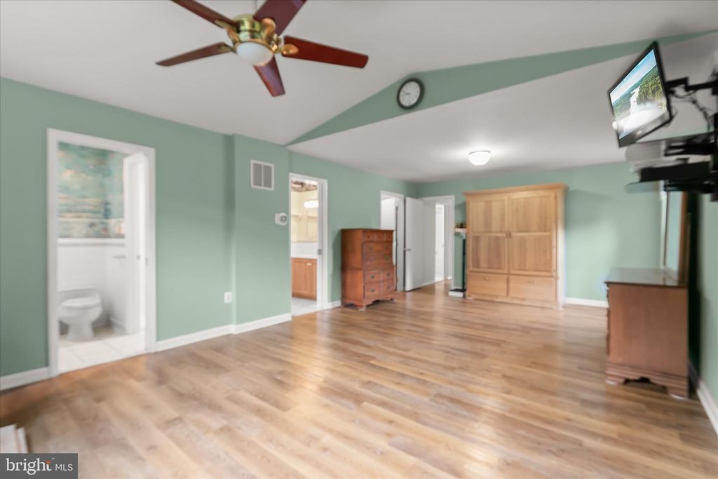 Image 20 of property listing at 6609 MCCAHILL TER, Laurel, MD 20707