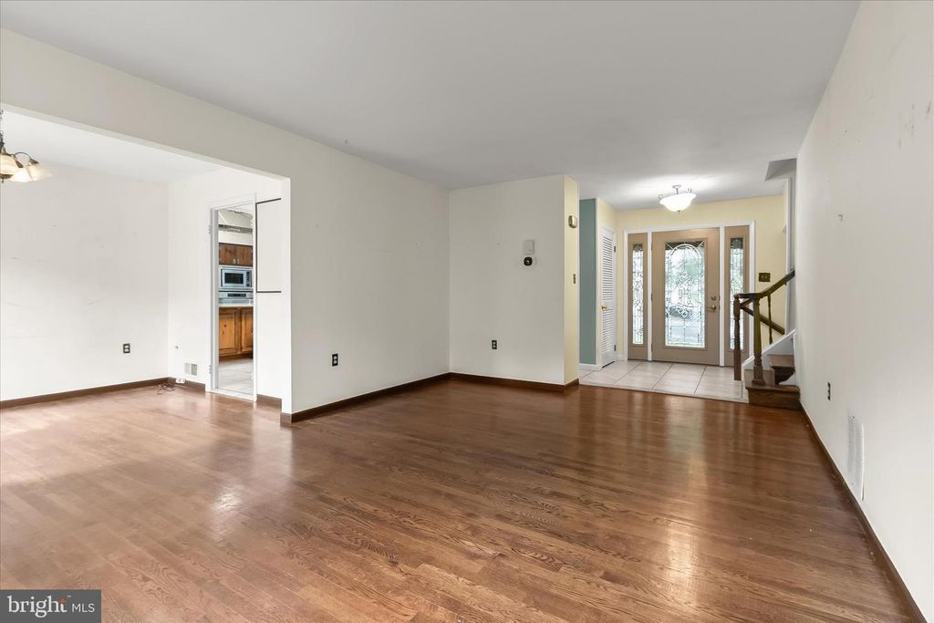 Image 5 of property listing at 6609 MCCAHILL TER, Laurel, MD 20707