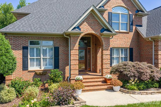 3740 Sand Wedge Drive, Gastonia, NC 28056