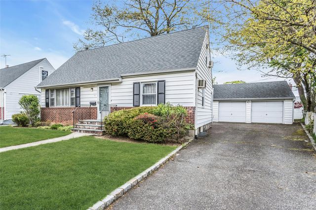 46 Rhodes Drive, New Hyde Park, NY 11040