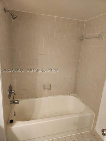 6292 NW 186th St 206, Hialeah, FL 33015