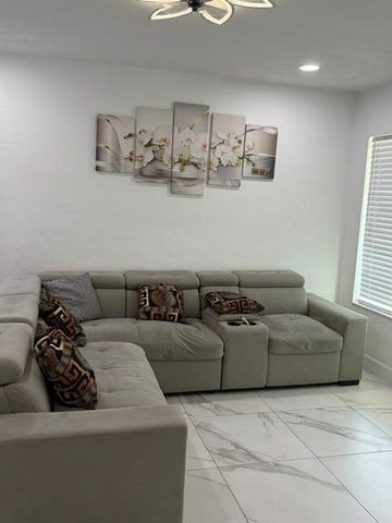 320 Winged Foot Road, Palm Springs, FL 33461