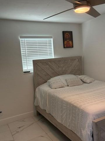 320 Winged Foot Road, Palm Springs, FL 33461