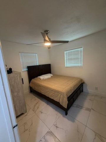 320 Winged Foot Road, Palm Springs, FL 33461