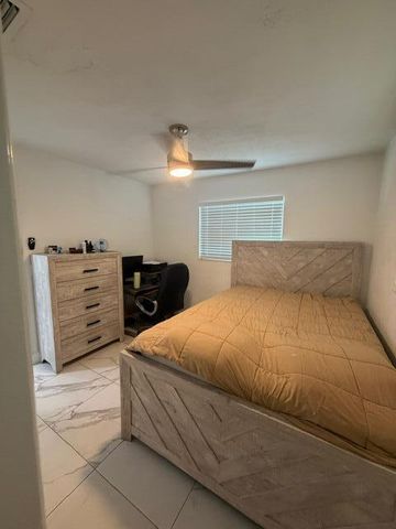 320 Winged Foot Road, Palm Springs, FL 33461