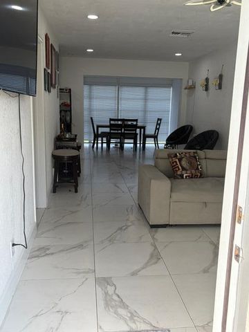 320 Winged Foot Road, Palm Springs, FL 33461