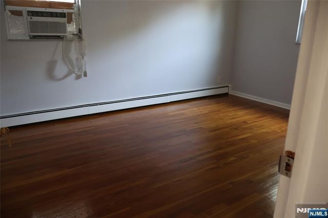 1032 Glen Road, Fort Lee, NJ 07024