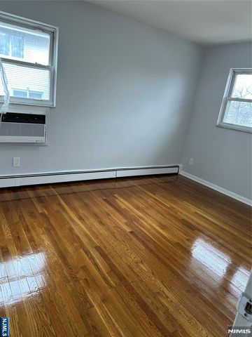 1032 Glen Road, Fort Lee, NJ 07024