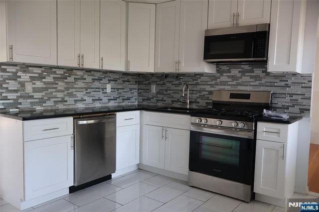 1032 Glen Road, Fort Lee, NJ 07024