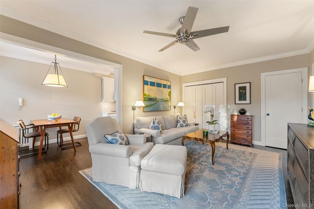 11 Brooklands GI, Bronxville, NY 10708