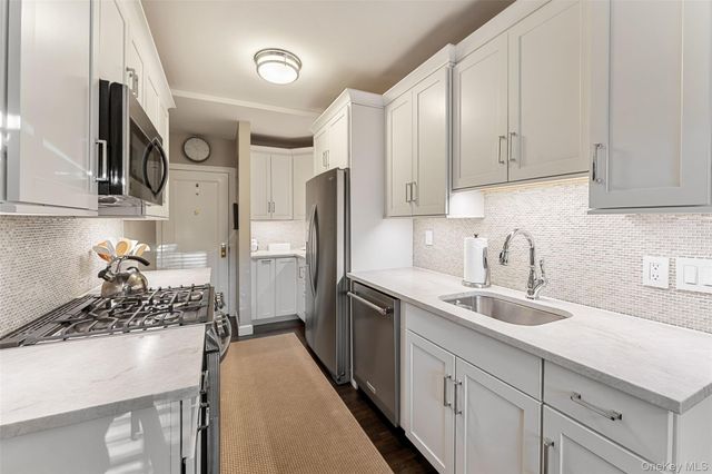 11 Brooklands GI, Bronxville, NY 10708