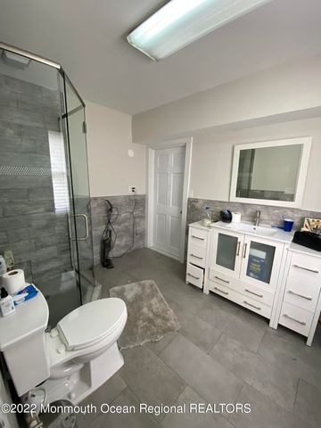 363 Lake Avenue, Oakhurst, NJ 07755