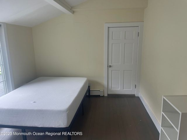 363 Lake Avenue, Oakhurst, NJ 07755