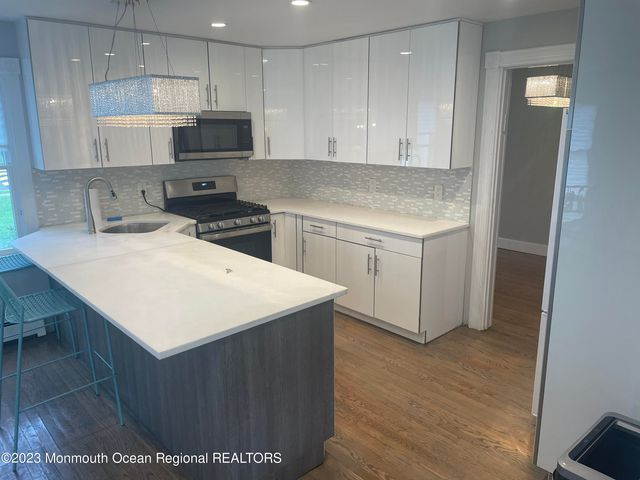 363 Lake Avenue, Oakhurst, NJ 07755