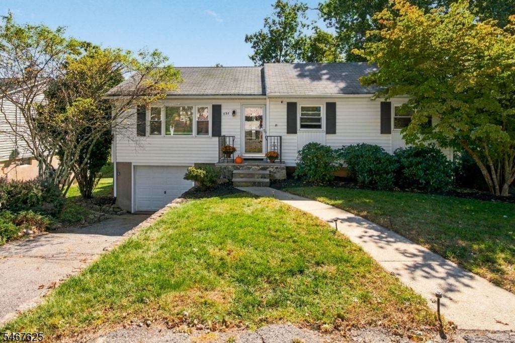 635 Bensel Dr, Mount Arlington Boro, NJ 07850 — exterior