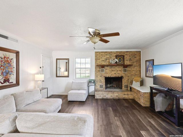 127 Cedar Tree Ln, Canyon Lake, TX 78133