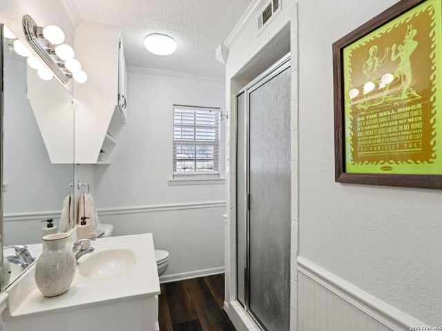 127 Cedar Tree Ln, Canyon Lake, TX 78133