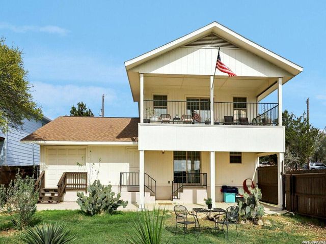 127 Cedar Tree Ln, Canyon Lake, TX 78133