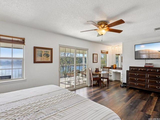 127 Cedar Tree Ln, Canyon Lake, TX 78133