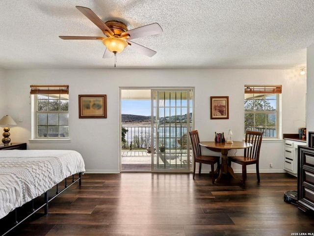 127 Cedar Tree Ln, Canyon Lake, TX 78133