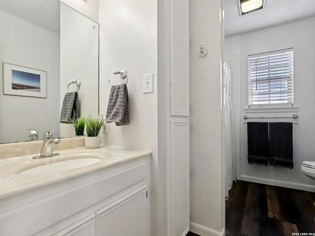 127 Cedar Tree Ln, Canyon Lake, TX 78133