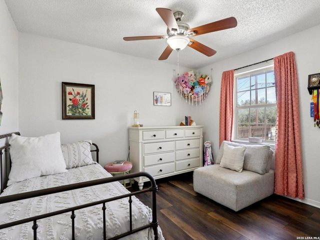 127 Cedar Tree Ln, Canyon Lake, TX 78133