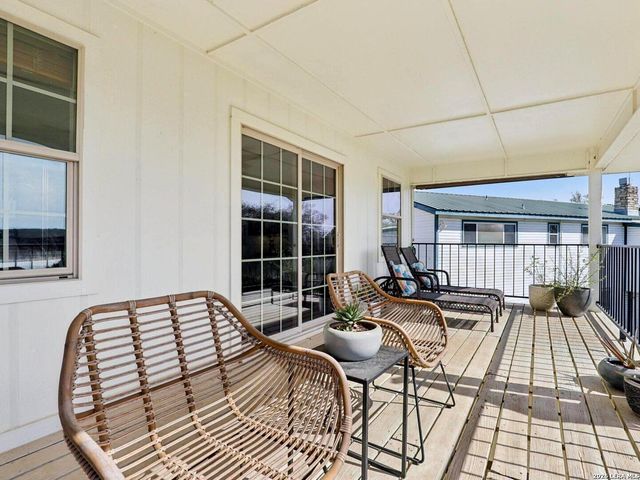 127 Cedar Tree Ln, Canyon Lake, TX 78133